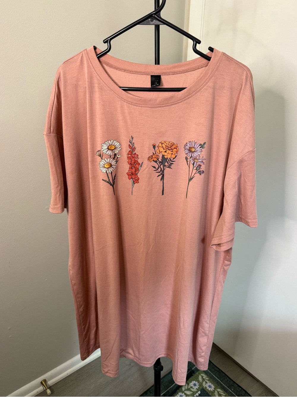 SHEIN Light Pink Tee with Flower Decal - 4X
